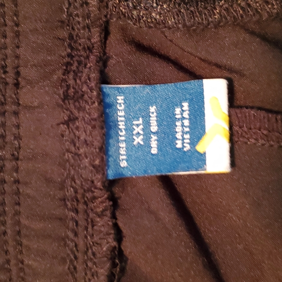 Old Navy Stretch Tech Shorts - Picture 3 of 3